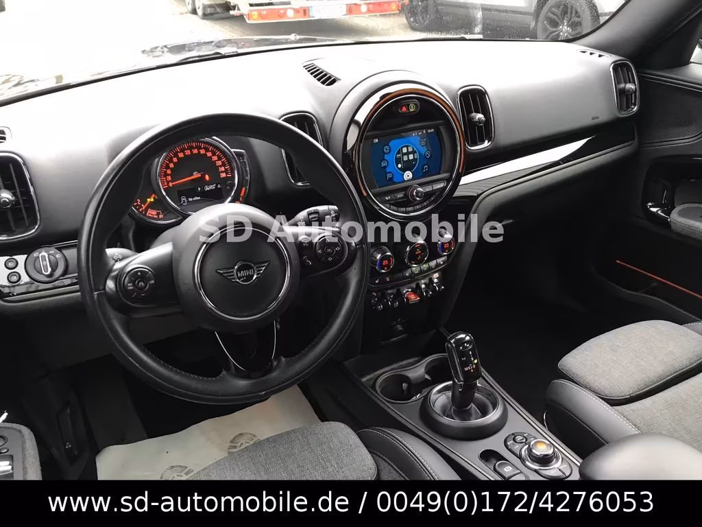 MINI One Countryman
