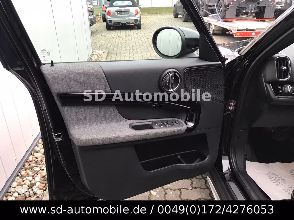 MINI One Countryman