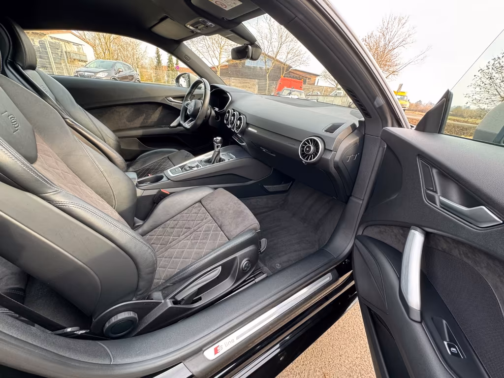 Audi TTS