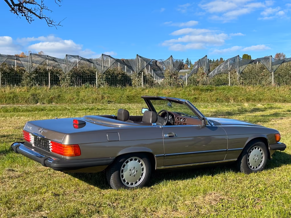 Mercedes-Benz SL 560