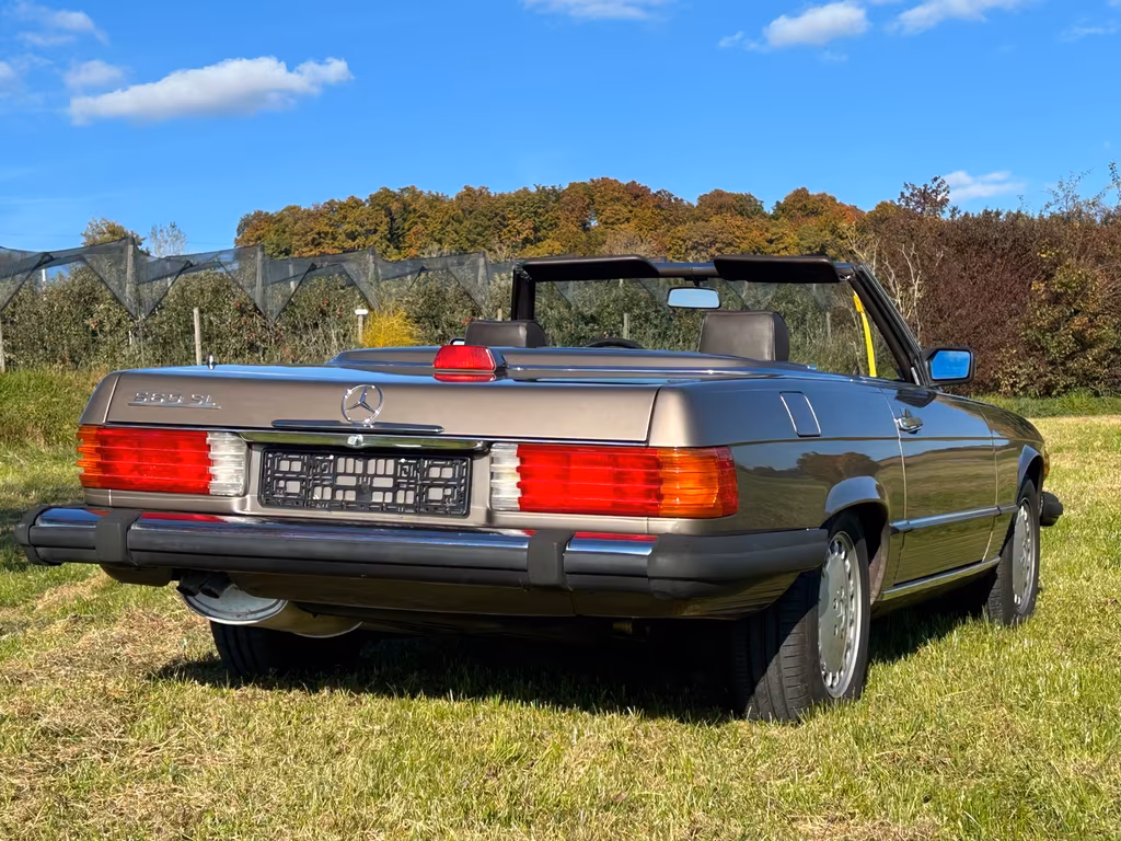 Mercedes-Benz SL 560