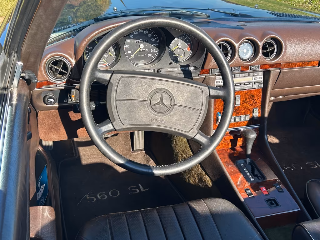 Mercedes-Benz SL 560