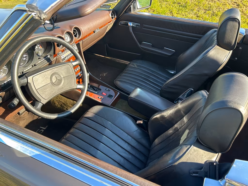 Mercedes-Benz SL 560