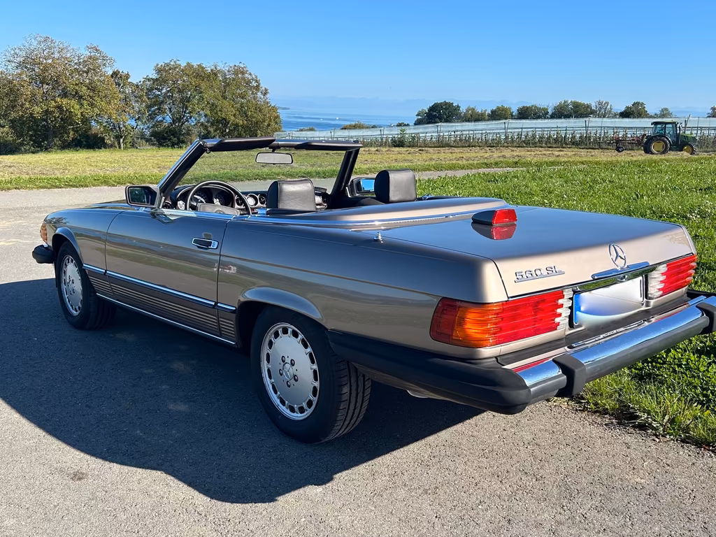 Mercedes-Benz SL 560