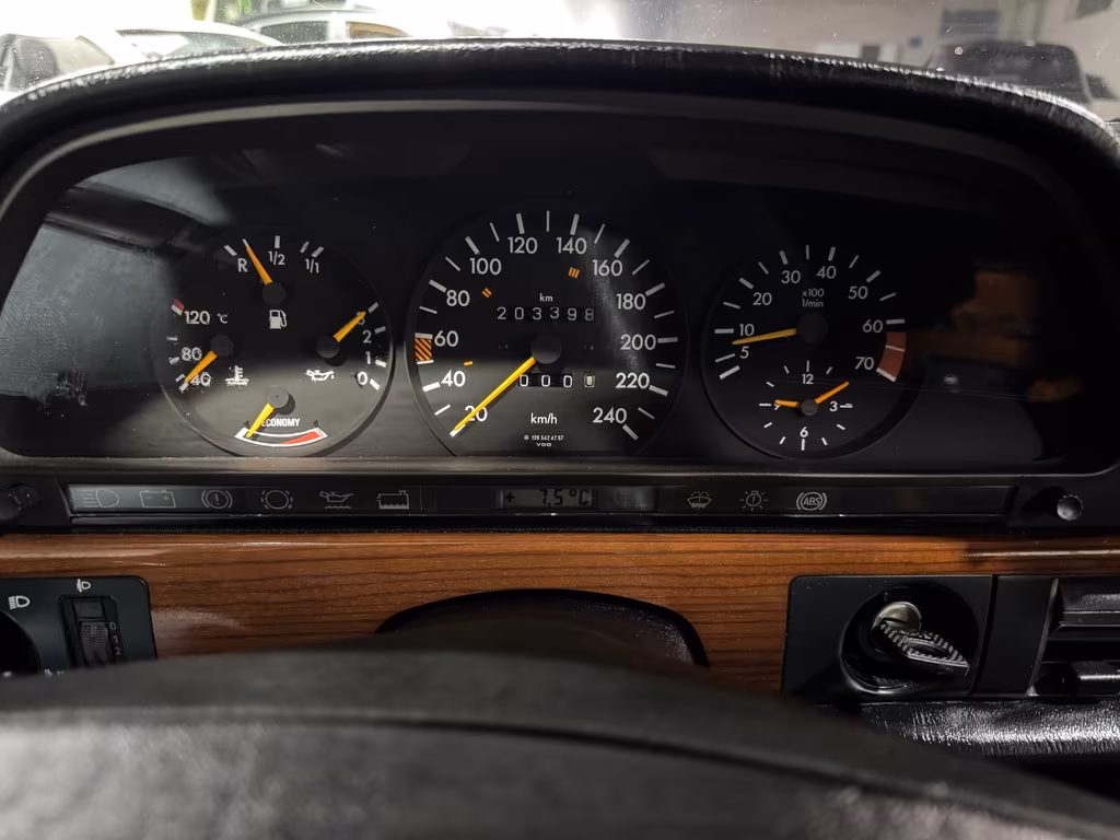 Mercedes-Benz 260
