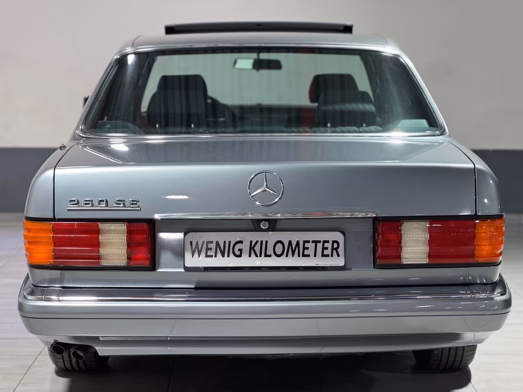 Mercedes-Benz 260
