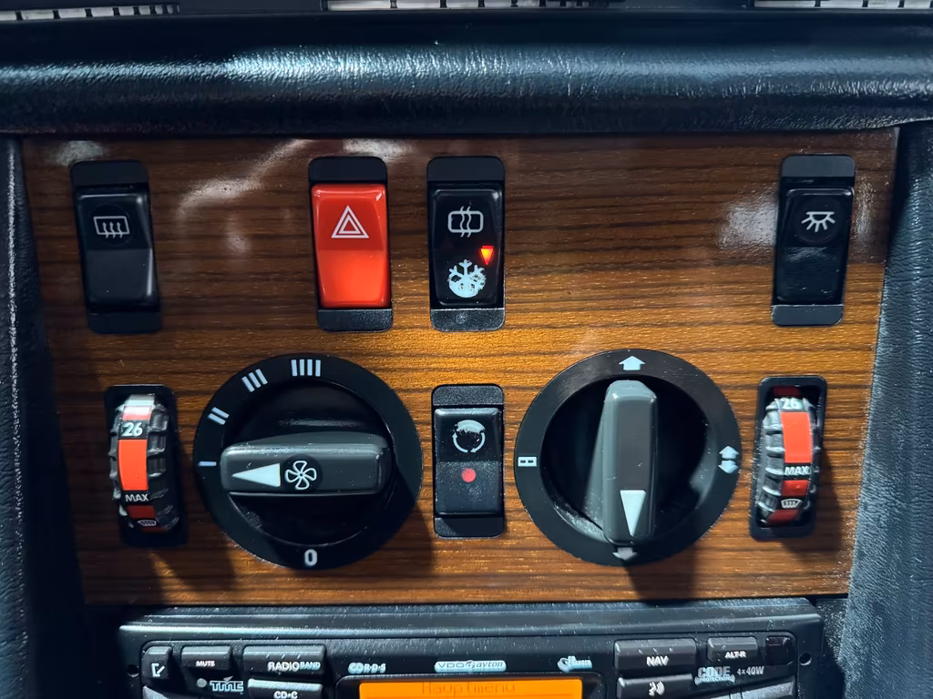 Mercedes-Benz 260