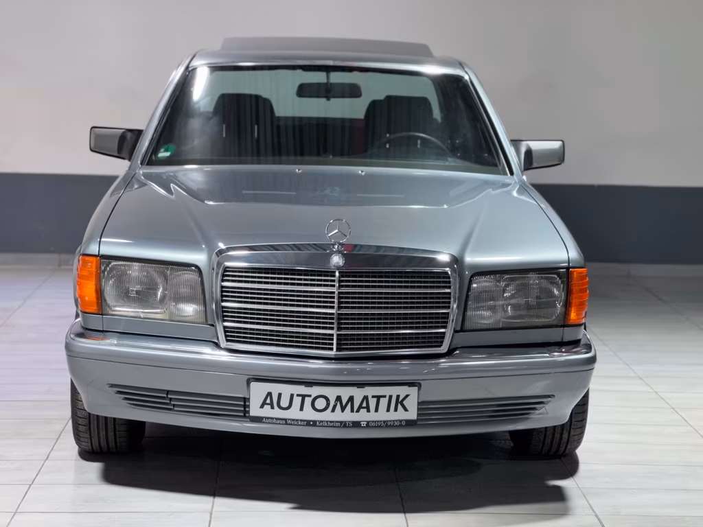 Mercedes-Benz 260