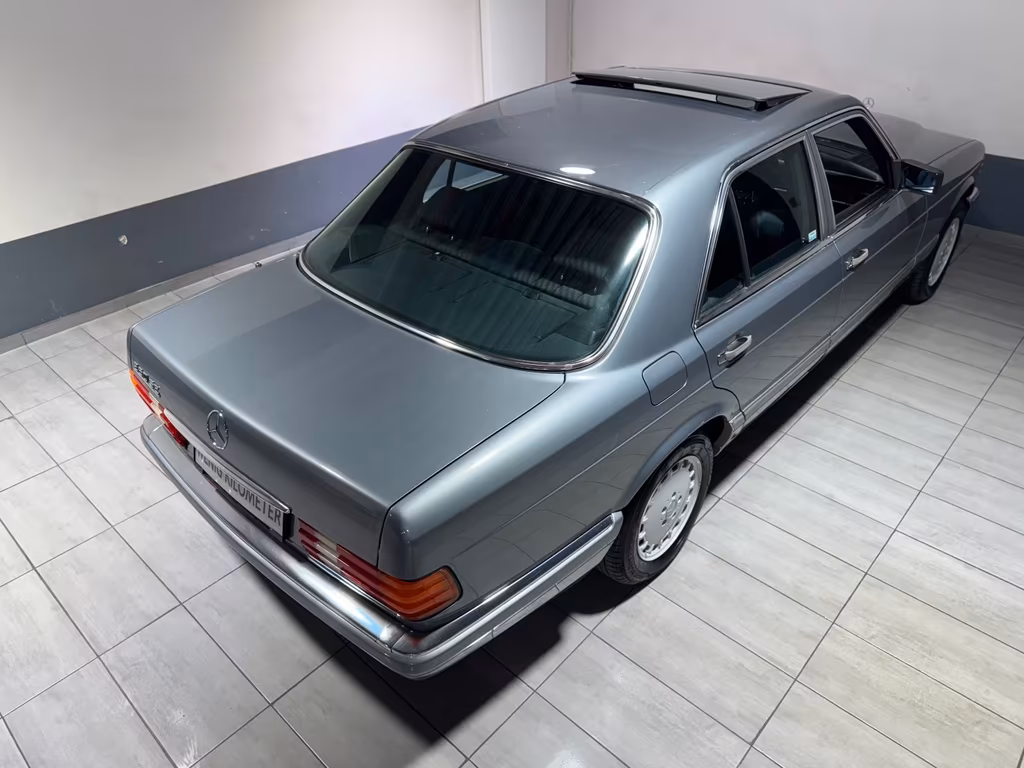 Mercedes-Benz 260