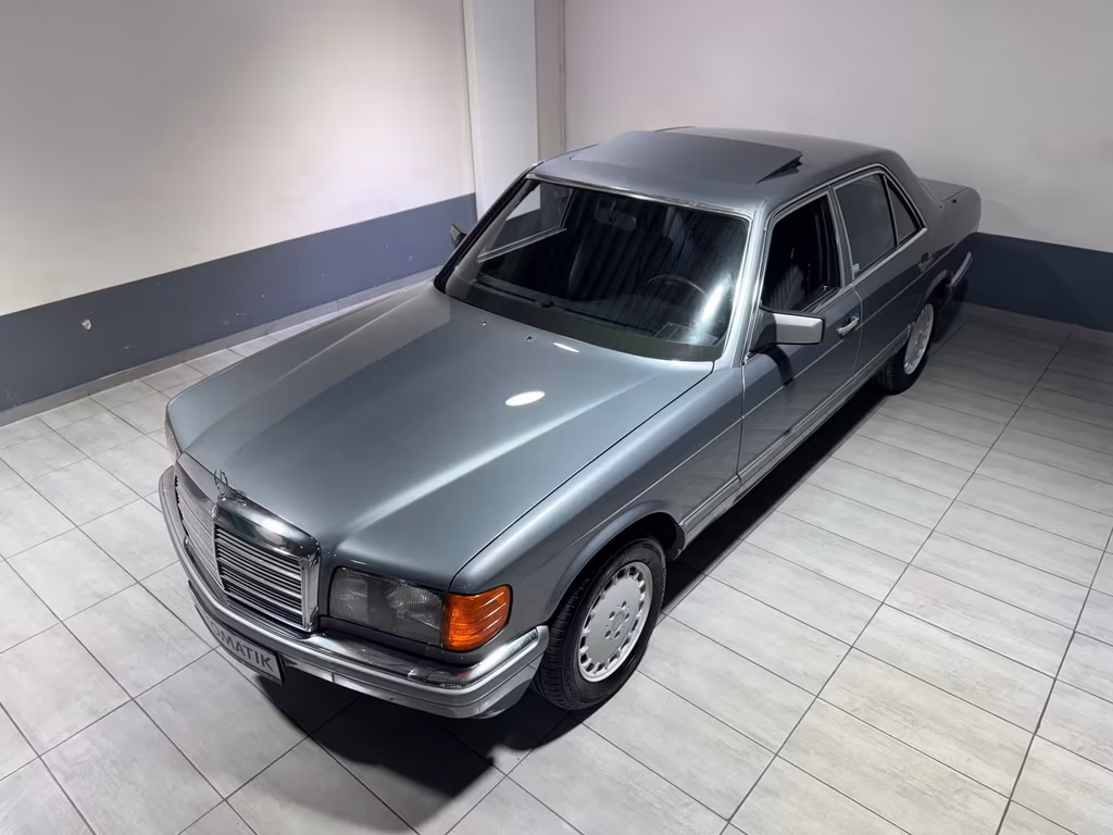 Mercedes-Benz 260