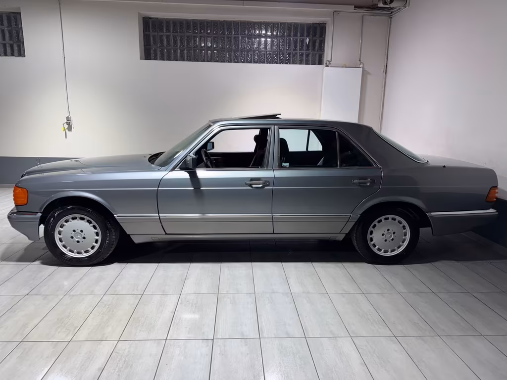 Mercedes-Benz 260