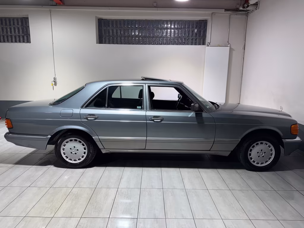 Mercedes-Benz 260