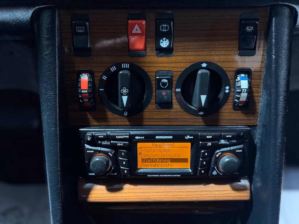 Mercedes-Benz 260