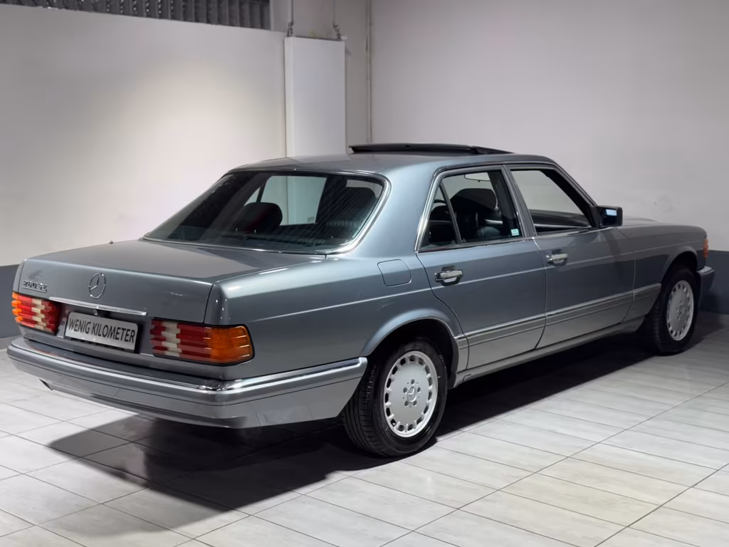 Mercedes-Benz 260