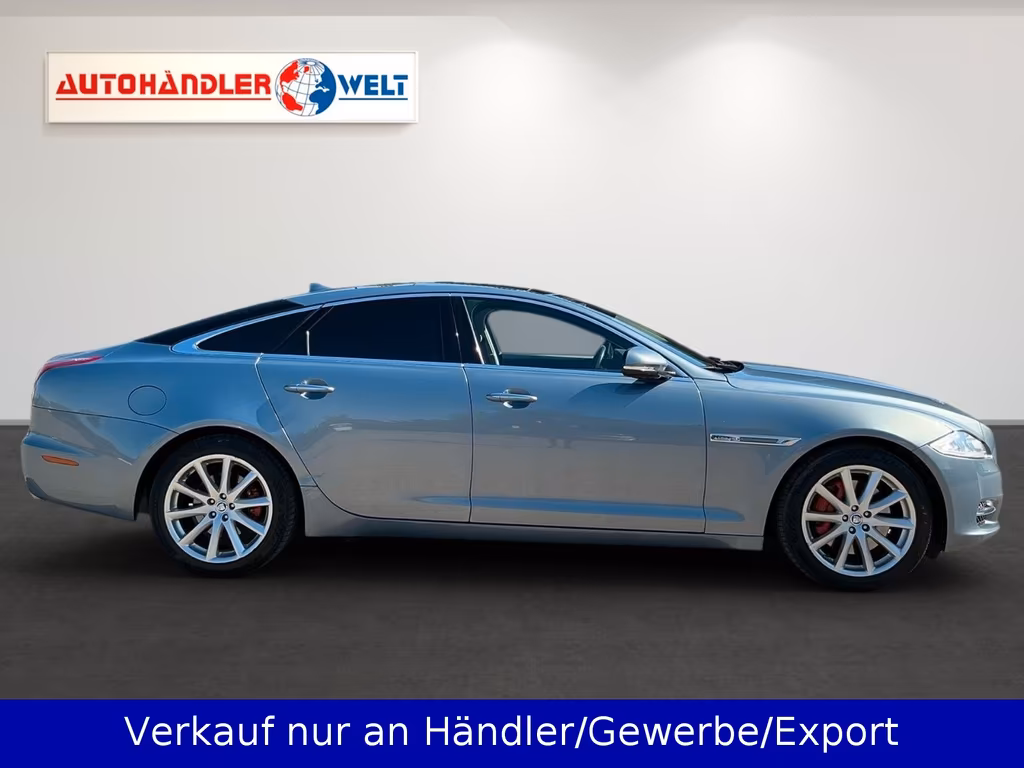 Jaguar XJ