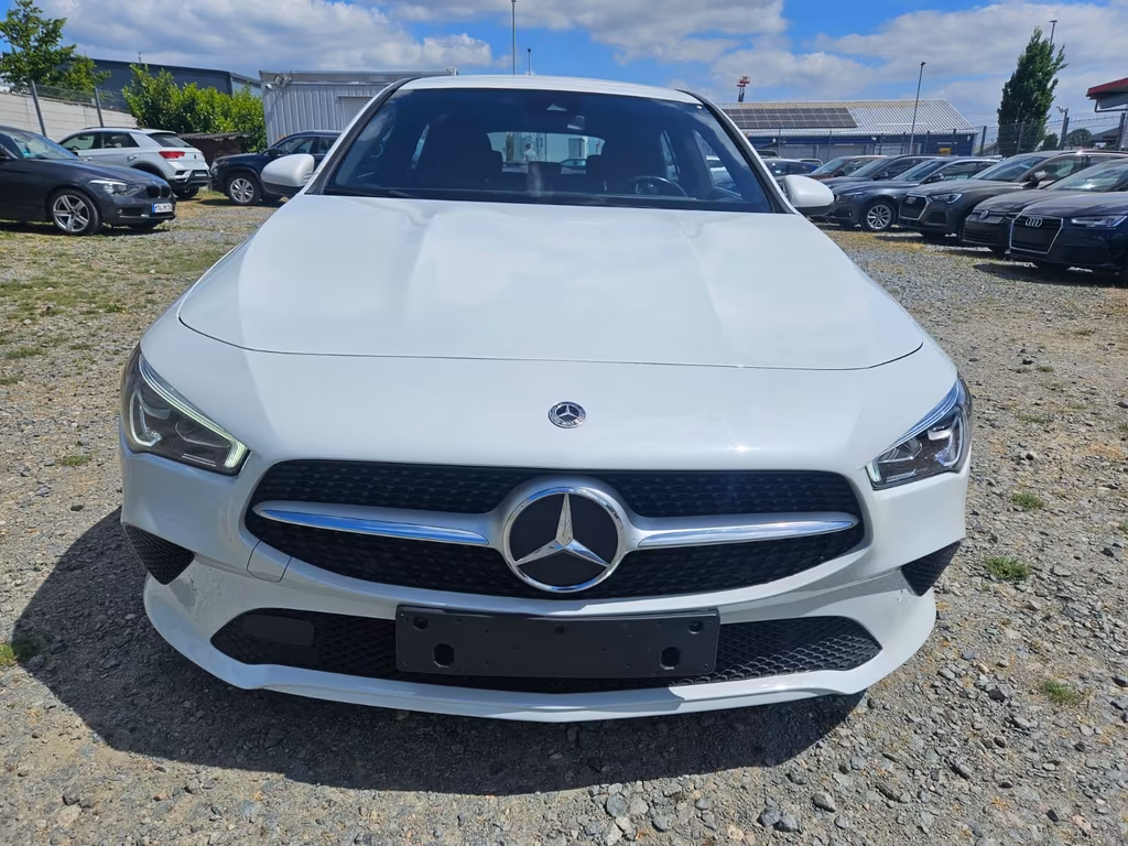 Mercedes-Benz CLA 180 Shooting Brake