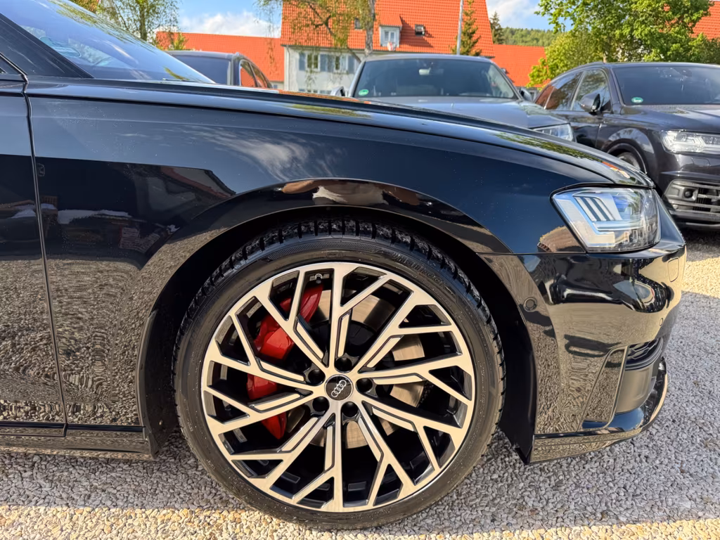 Audi S8