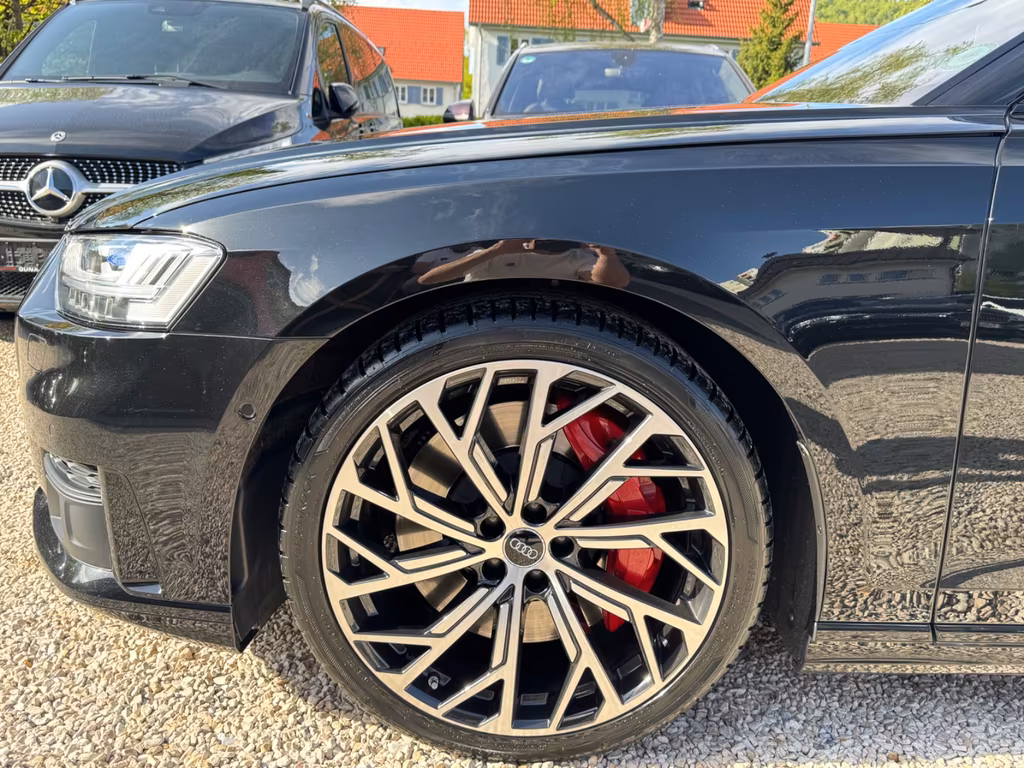 Audi S8