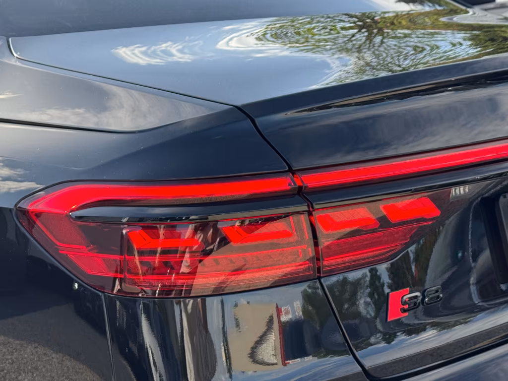 Audi S8