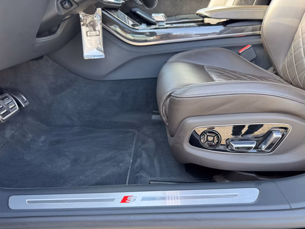 Audi S8