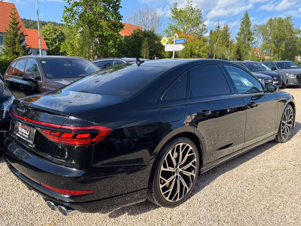 Audi S8