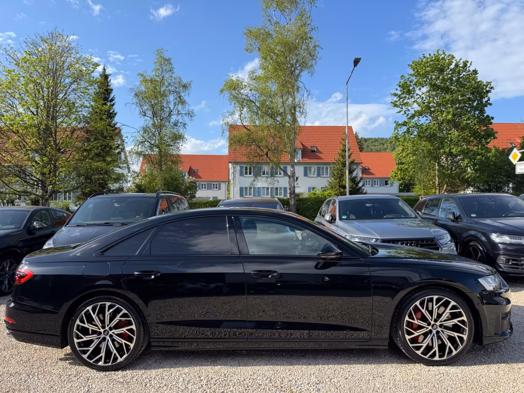 Audi S8