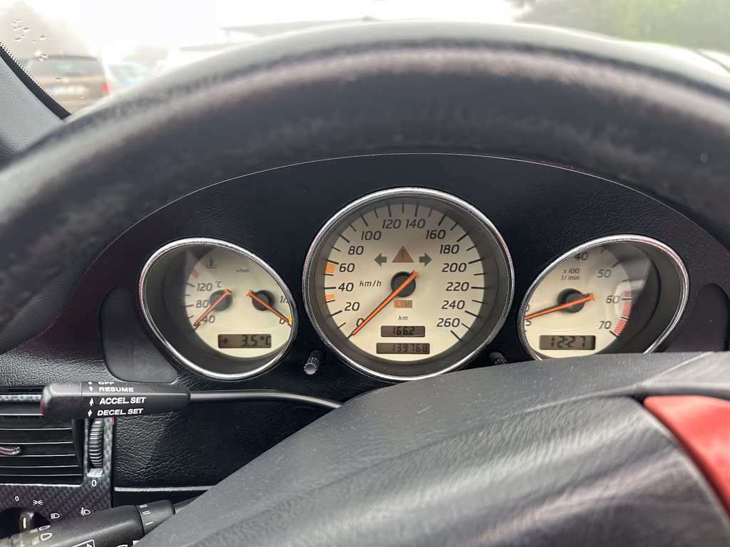 Mercedes-Benz SLK 230