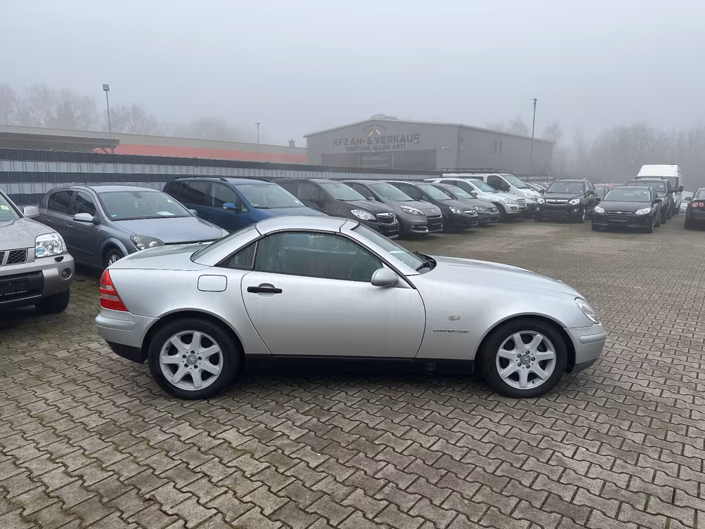 Mercedes-Benz SLK 230