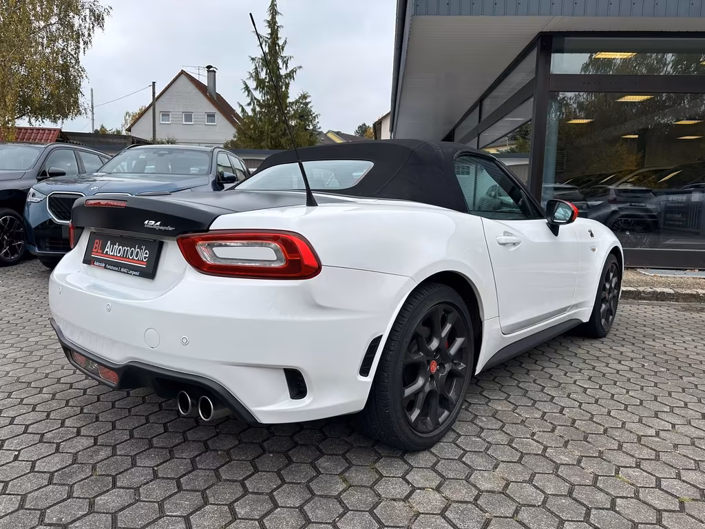 Abarth 124 Spider
