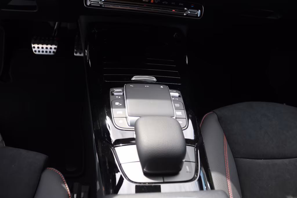 Mercedes-Benz CLA 35 AMG Shooting Brake