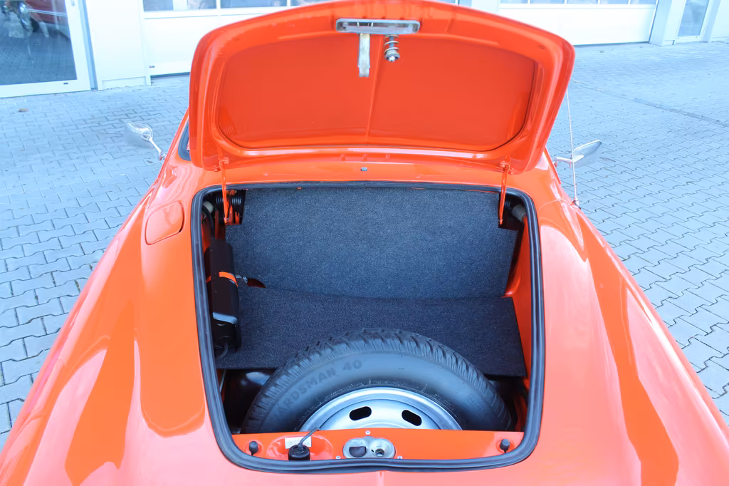 Volkswagen Karmann Ghia