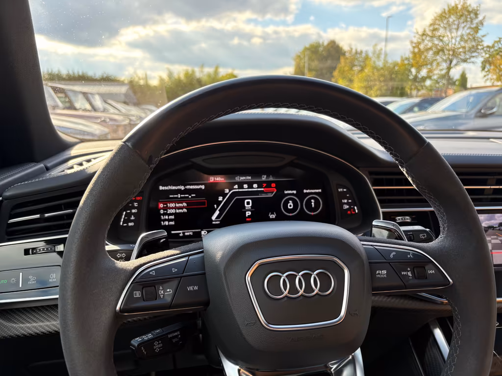 Audi RSQ8