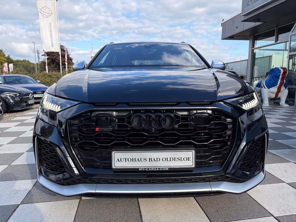 Audi RSQ8