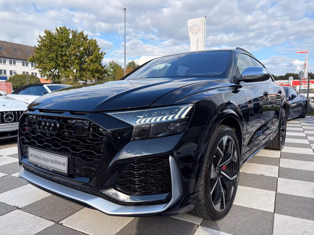Audi RSQ8