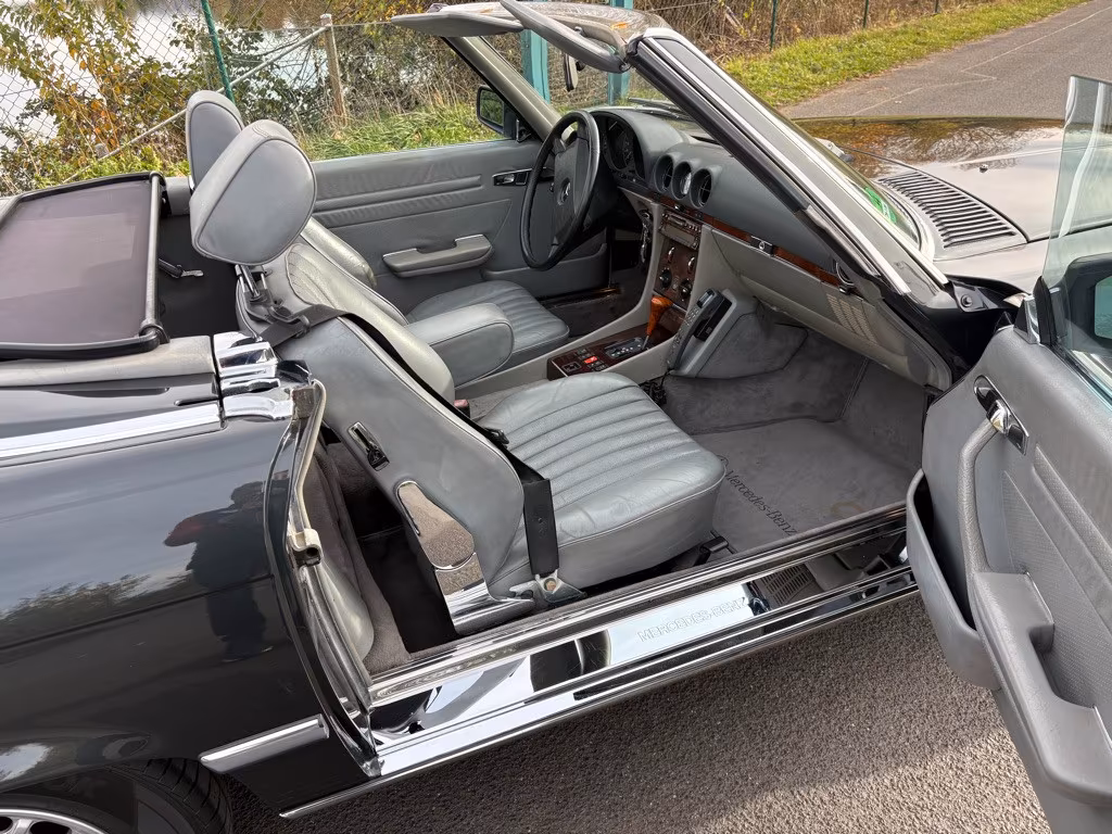 Mercedes-Benz SL 300