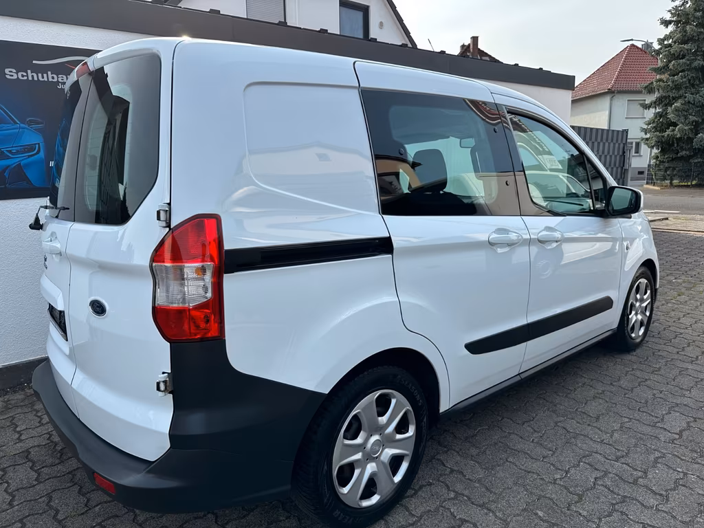 Ford Courier