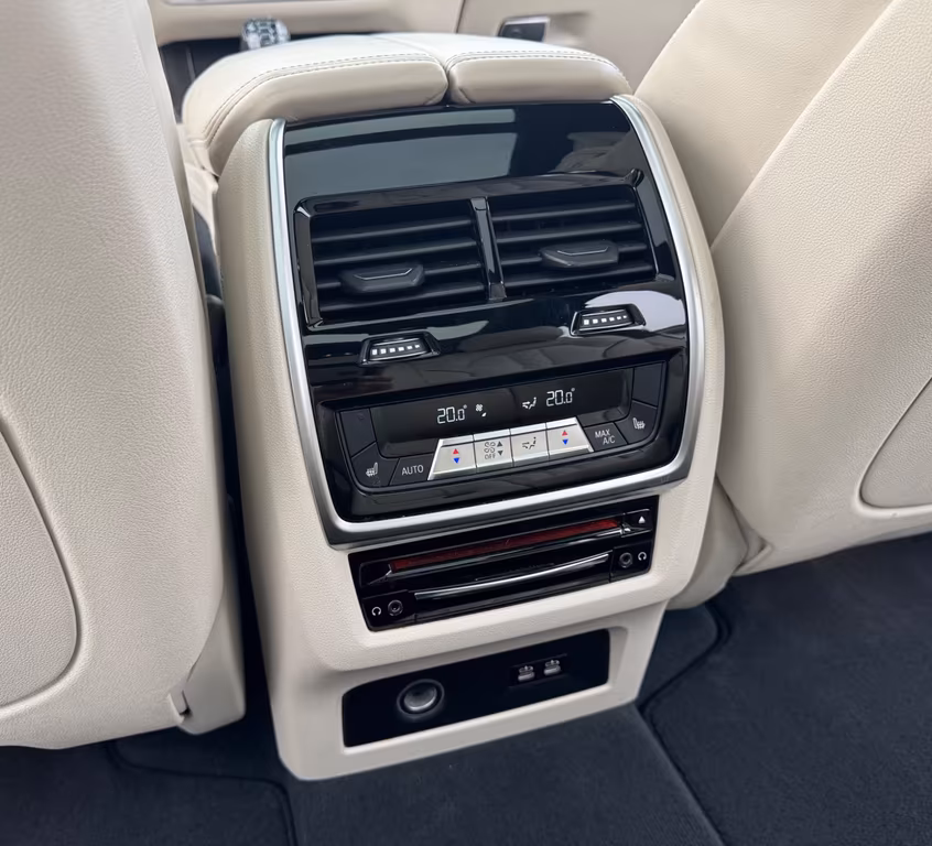BMW X7 M50