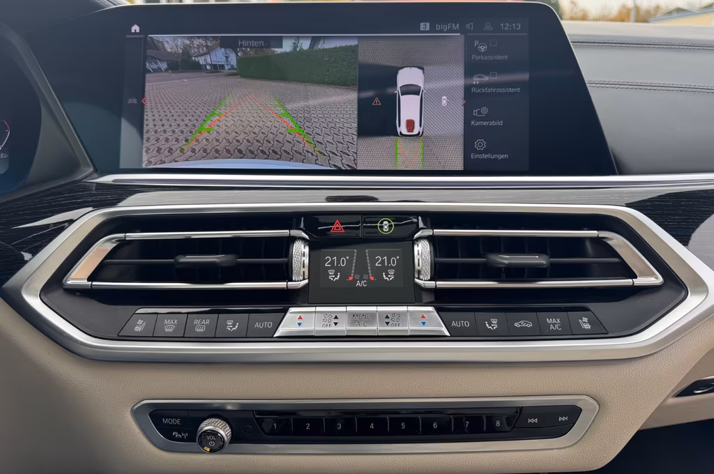 BMW X7 M50