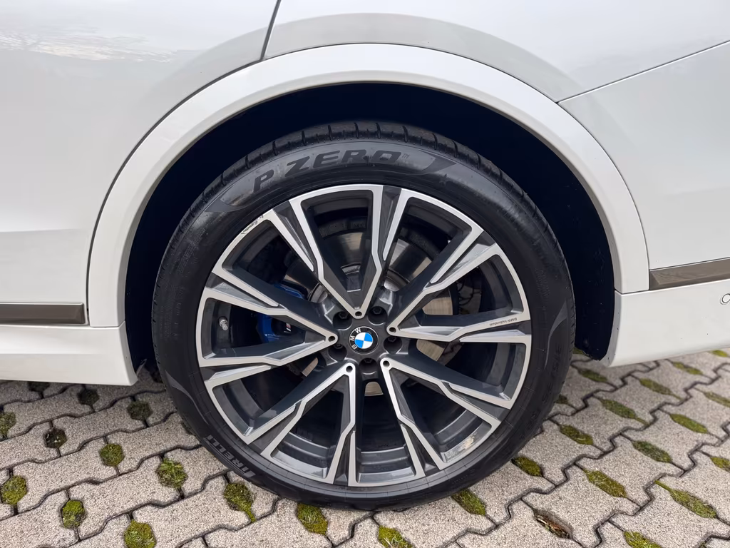 BMW X7 M50