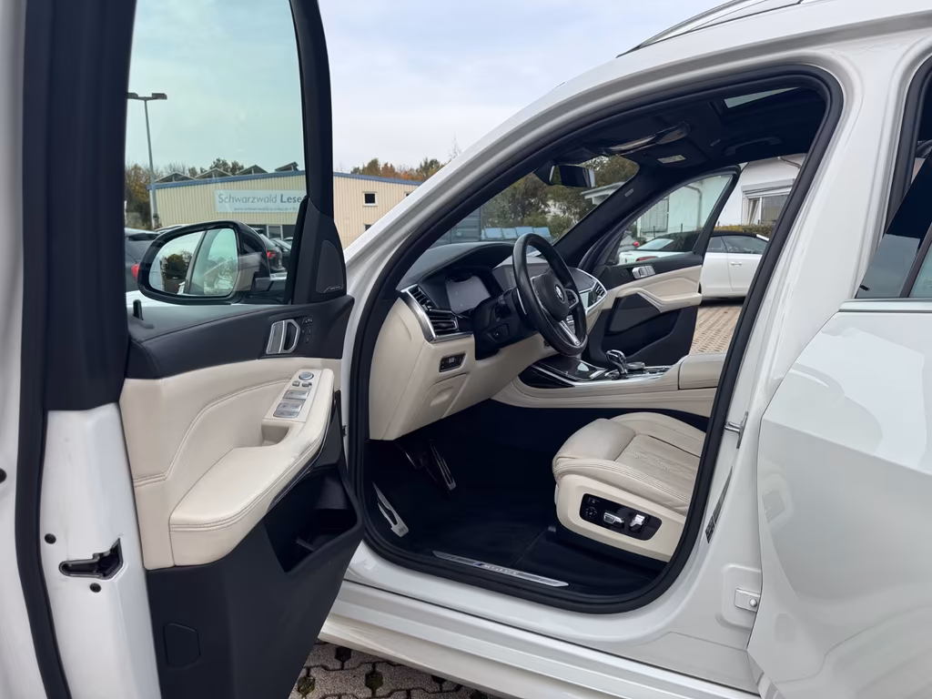 BMW X7 M50