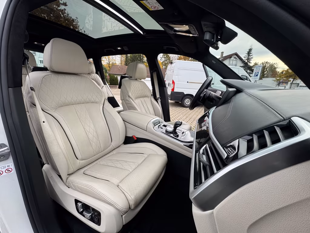 BMW X7 M50