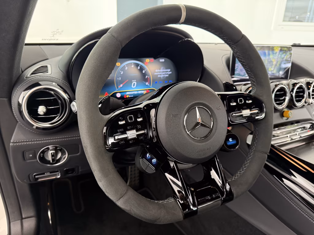 Mercedes-Benz AMG GT R