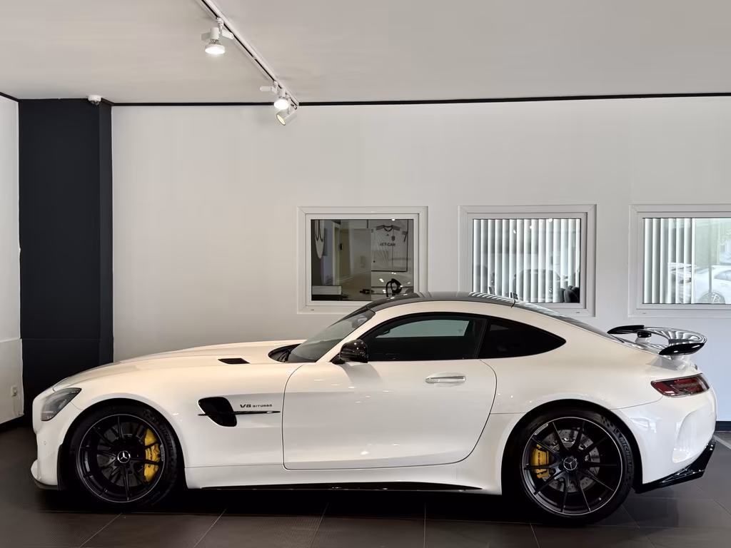 Mercedes-Benz AMG GT R