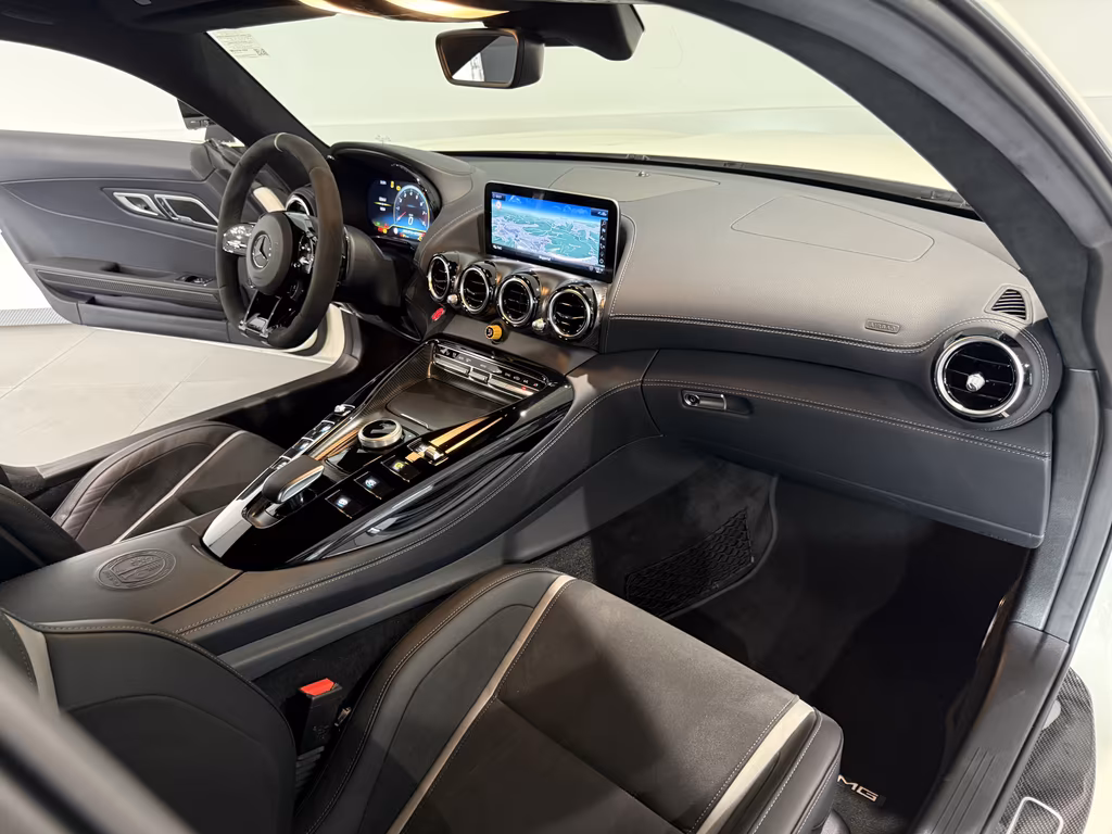 Mercedes-Benz AMG GT R