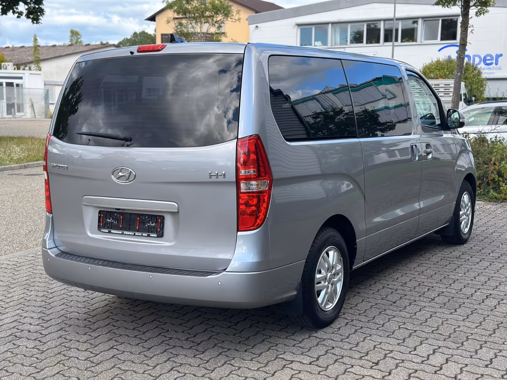 Hyundai H-1