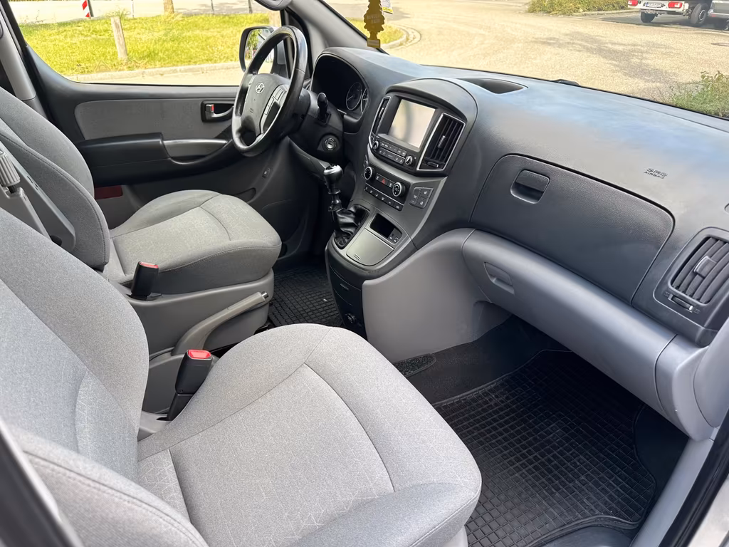 Hyundai H-1