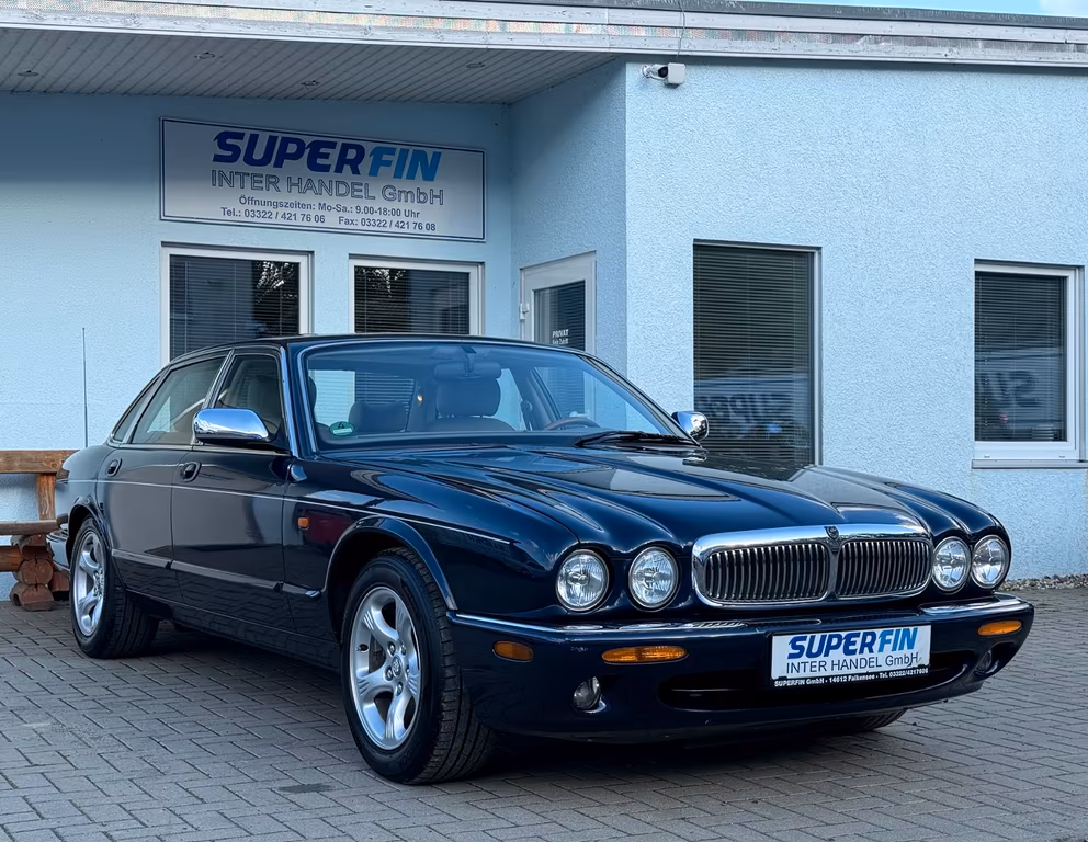 Jaguar XJ