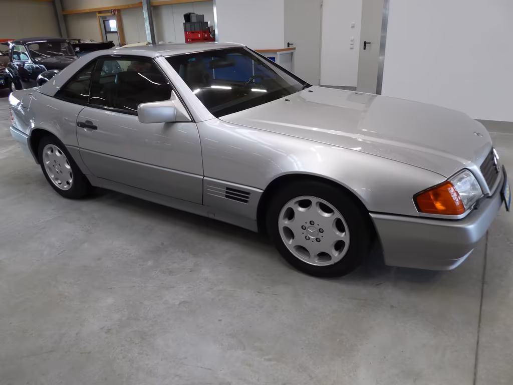 Mercedes-Benz SL 320