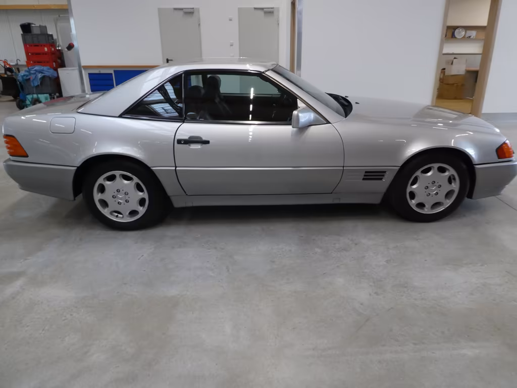 Mercedes-Benz SL 320
