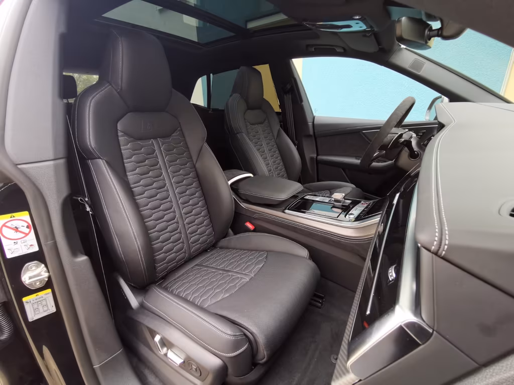 Audi RSQ8